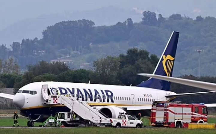 Eksplodirale sve gume na avionu prilikom slijetanja na aerodrom u Italiji