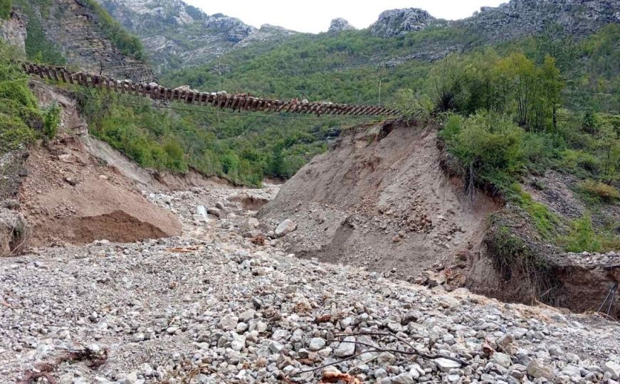 Oglasili se iz Željeznica FBiH: Uništeno je 17 kilometara pruge, trebamo pomoć