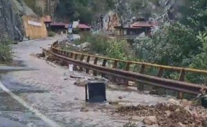 Strašne scene iz Jablanice: Poznati restoran neprepoznatljiv, željeznička pruga visi u zraku