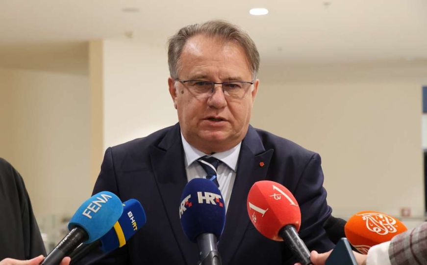 Vanredna press konferencija Vlade FBiH: "Danas ćemo razmatrati odluku o danu žalosti"