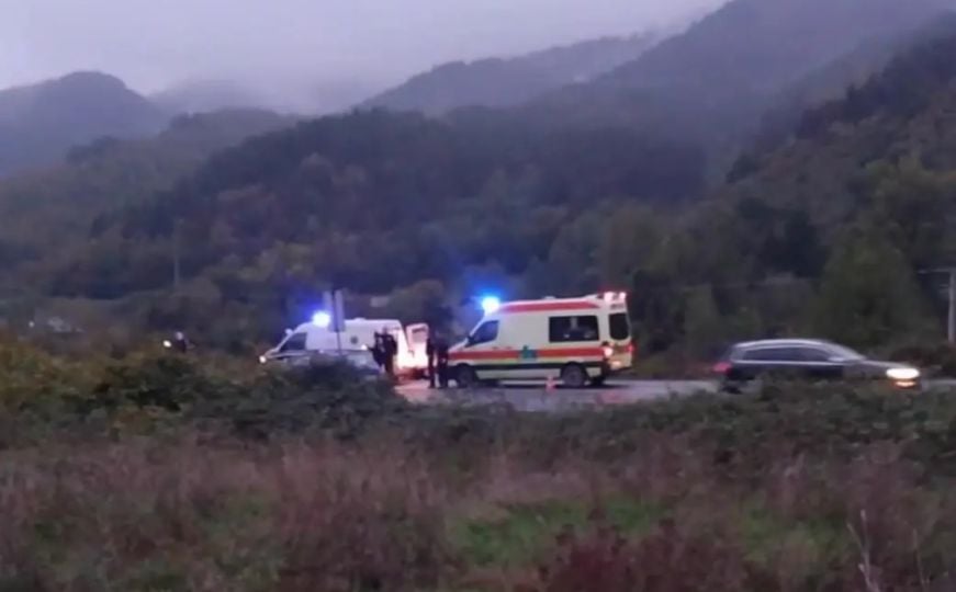 Šest osoba povrijeđeno u saobraćajnoj nesreći na M-17