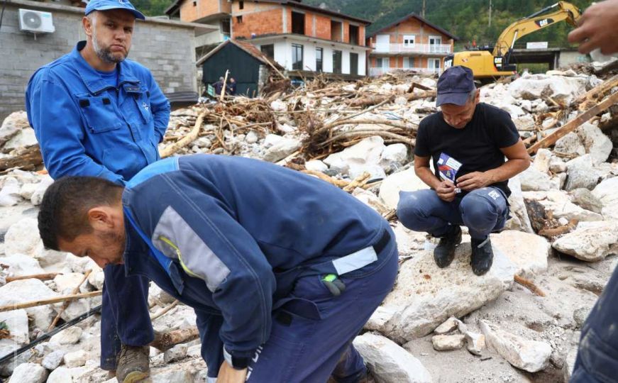 Novinar Nermin Bise uputio važnu obavijest svima koji pokšavaju pomoći stradalima u poplavama