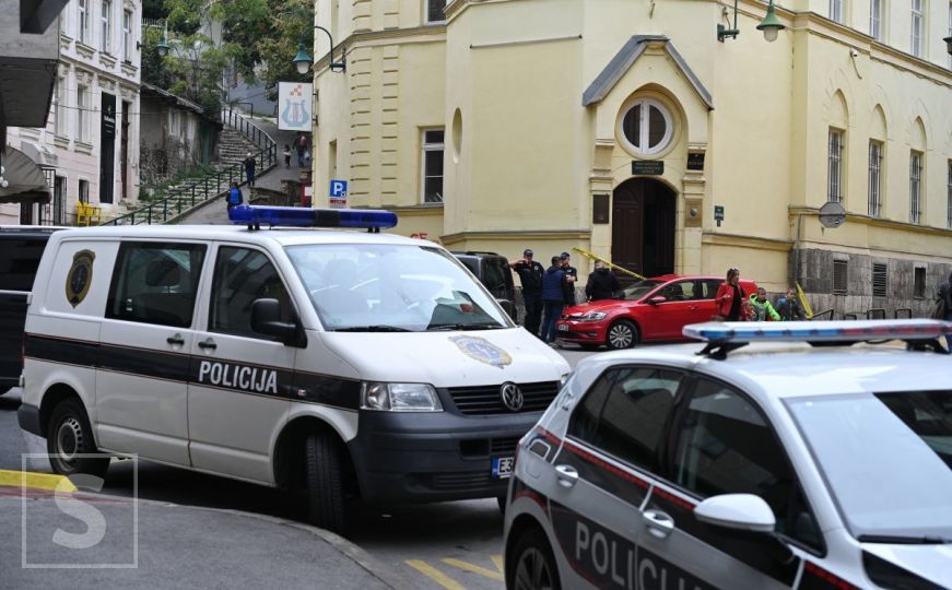 Saznajemo: U nekoliko škola u Sarajevu stigla dojava o postavljenoj bombi