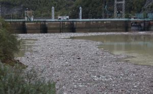 Alarmantno: Gomila otpada na brani Grabovica, stručnjaci upozorili na moguće pucanje brana