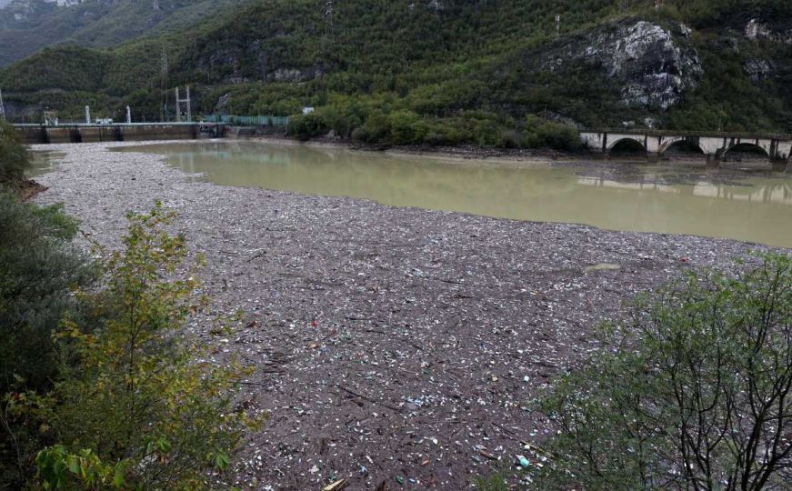 Jesu li brane na Neretvi sigurne zbog ogromne količine otpada? Evo šta kaže jedan od direktora