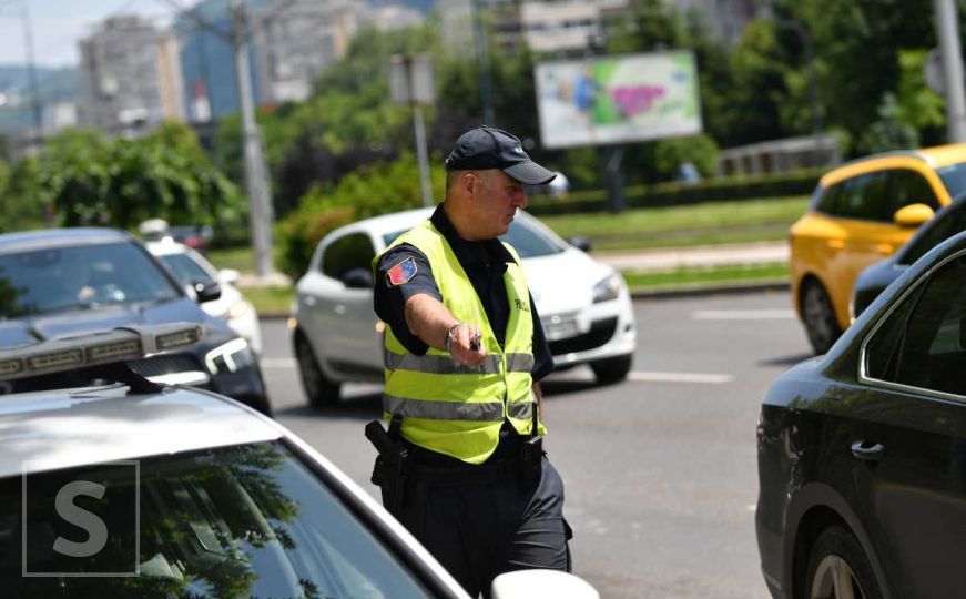 Prva noć vikenda u Sarajevu: Policija iz saobraćaja isključila više od 80 vozača