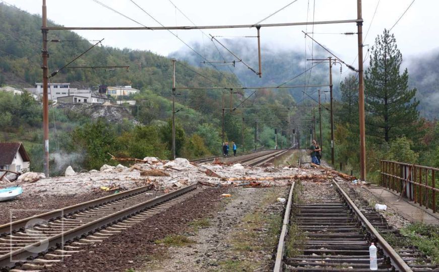 Na ugroženim područjima: Angažirani svi resursi, stanovnicima se dijeli pitka voda i hrana