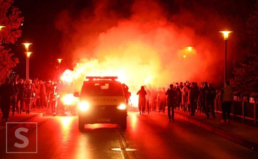 Korteo BH Fanaticosa krenuo prema Bilinom Polju: "Jedna si jedina..."