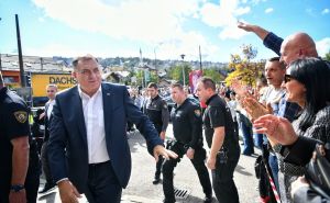 Milorad Dodik stigao na Sud BiH: Veliki broj pristalica se okupio