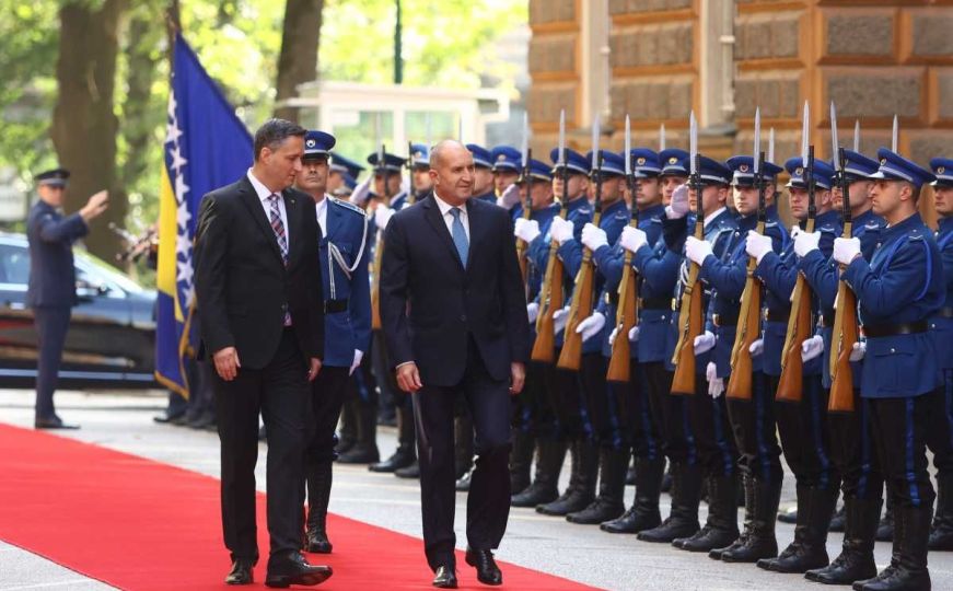 Članovi Predsjedništva BiH svečano dočekali predsjednika Bugarske