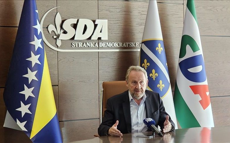 Izetbegović odgovorio Schmidtu: "Kako ubica može biti izjednačen sa čovjekom koji je tražio mir?"