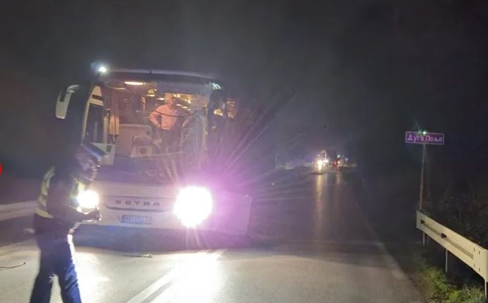 Stravični prizori sa mjesta teške nesreće u BiH: Putnicu u autobusu usmrtila šipka sa kamiona