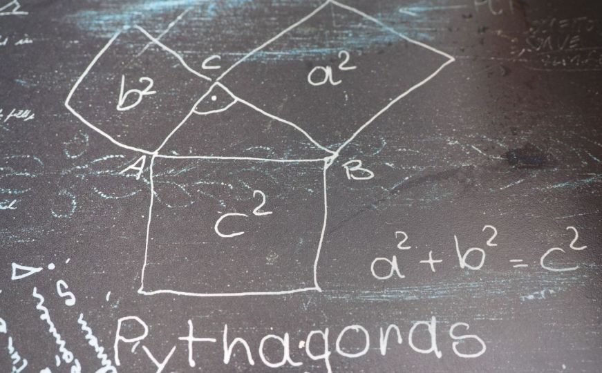 Revolucija u matematici: Dvije srednjoškolke otkrile deset novih dokaza za Pitagorinu teoremu