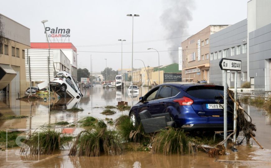 Broj mrtvih u poplavama u Španiji narastao na 72, potraga za nestalima još traje