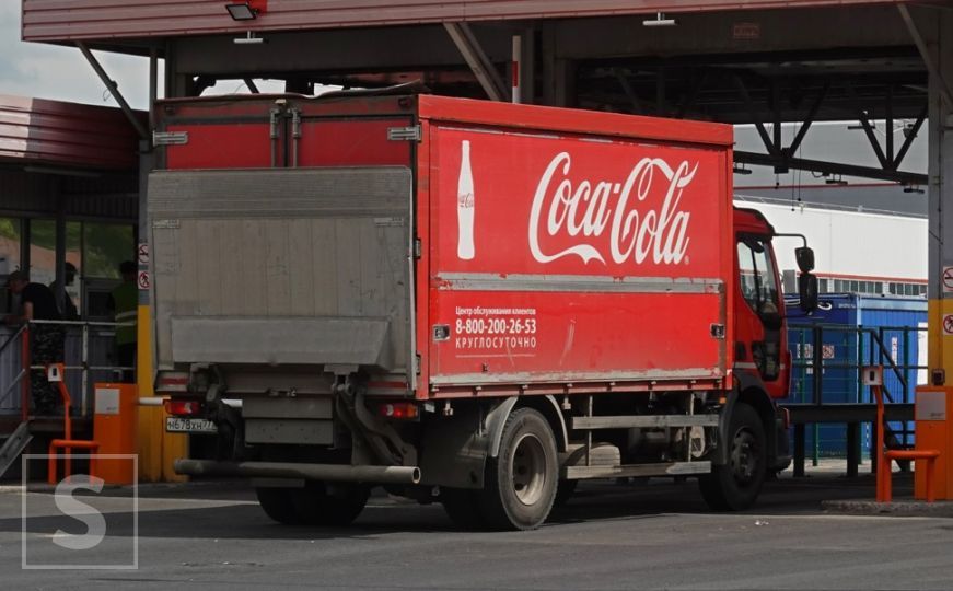 Građani, oprez: Na tržište BiH isporučena Coca-Cola sa komadićima metala!