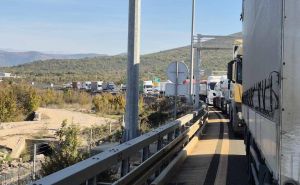 Protest vozača teretnih vozila blokira carinski terminal na graničnom prelazu Bijača