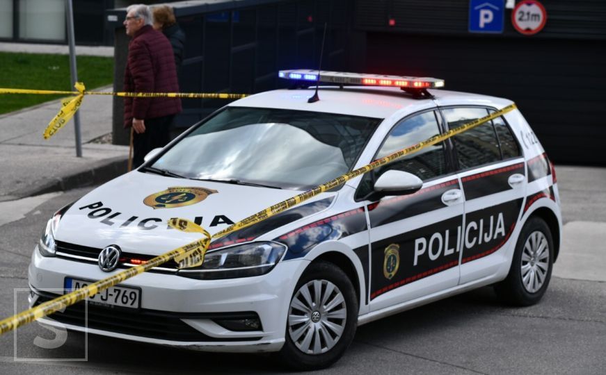 Detalji nesreće na Ilidži: Učestvovali romobil i automobil, jedna osoba prevezena na KCUS