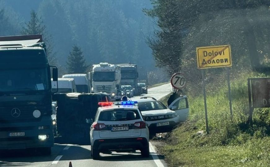 Saobraćajna nesreća kod Olova: Stvorile se velike gužve