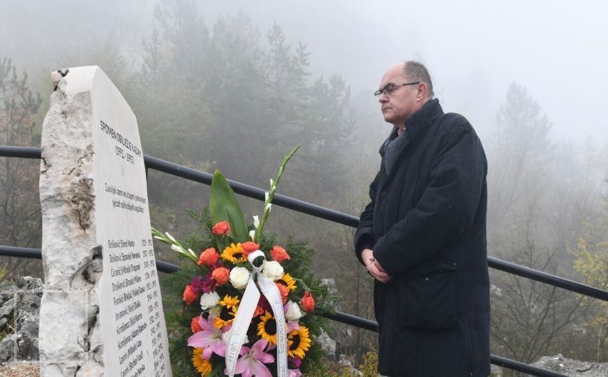 Godišnjica zločina na Kazanima: Delegacije odale počast nevinim žrtvama