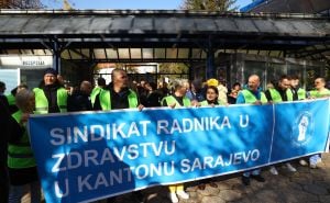 Pratili smo protest na KCUS-u: "Ovo je opomena! Želimo znati zašto je došlo do minusa na računu!"