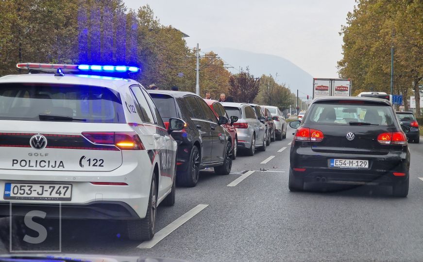 Lančani sudar šest automobila u Sarajevu, policija na terenu