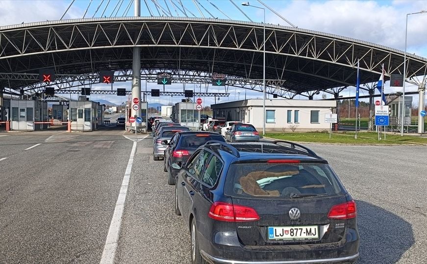 Duge kolone vozila na ova četiri granična prijelaza na izlazu iz Bosne i Hercegovine