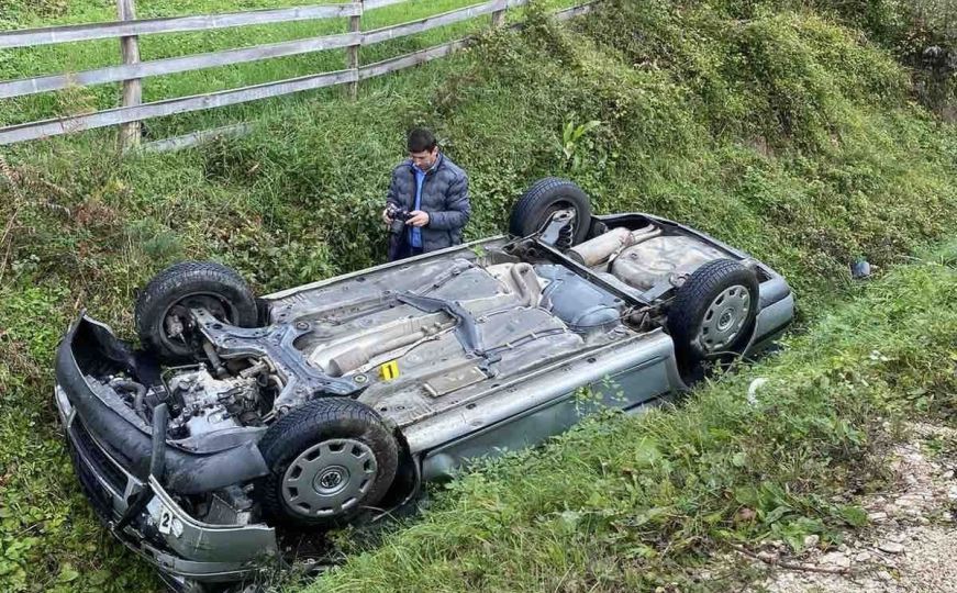 Saobraćajna nesreća u BiH: Automobilom se prevrnuo u kanal