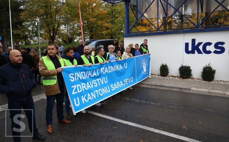 Najnovija informacija: Blokiran glavni ulaz na KCUS-u