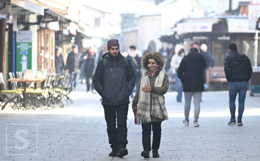 Hladno jutro u Sarajevu: Pješaci, budite oprezni zbog poledice na ulicama