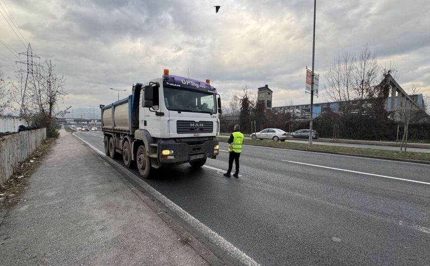 Sve je teže disati u KS: Saobraćajni i tržišno-turistički inspektori provode kontrole na terenu