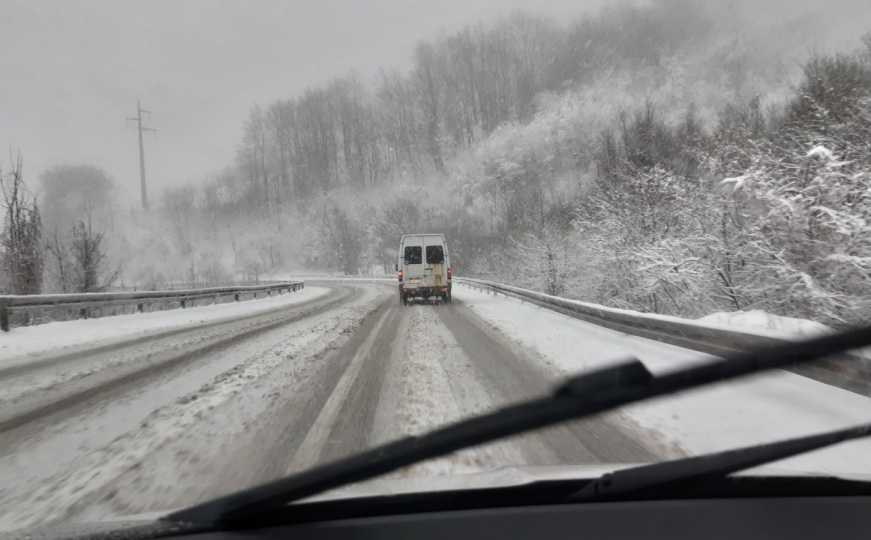 Važna informacija za vozače: Nepovoljni vremenski uvjeti smanjuju vidljivost na ključnim dionicama