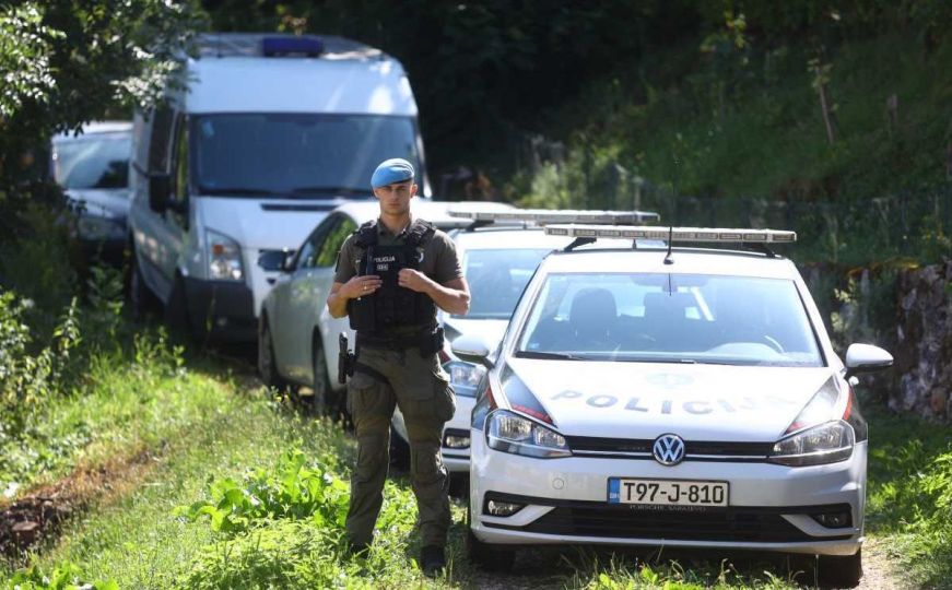 Nakon pucnjave u Velikoj Kladuši: Pronađeno oružje, uviđaj se još vrši