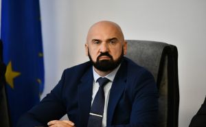 Ministar Ramo Isak dijelio uvjerenja: "Ponosan sam što imam priliku uručiti vam certifikate"