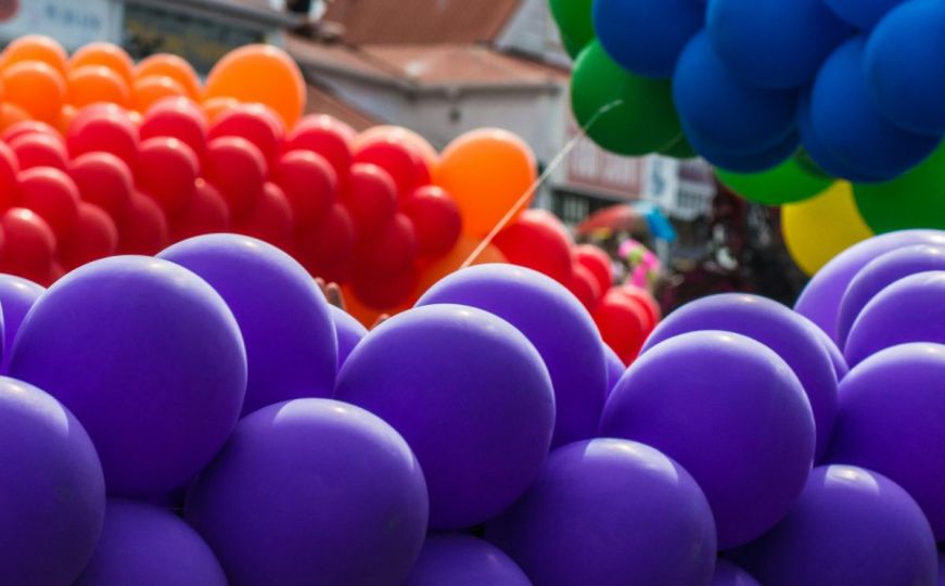 Znate li da je poželjno nositi balone kada putujete? Razlog će vas iznenaditi