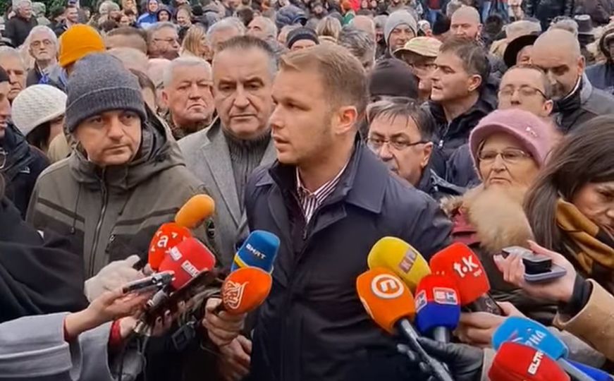 Šta radi MUP RS? Stanivuković tvrdi: 'Građani Bijeljine kasnili jer ih je policija presrela'