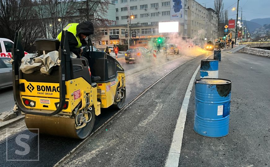 Počelo asfaltiranje na tramvajskom stajalištu na Skenderiji