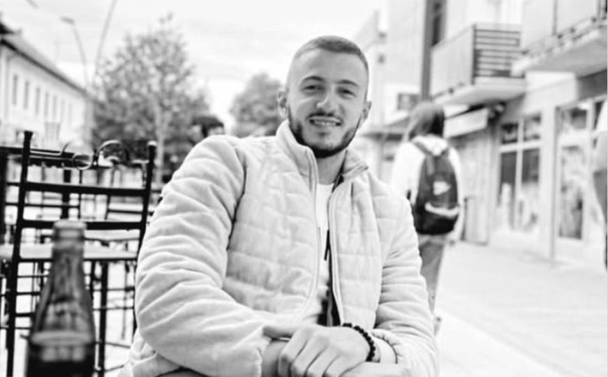 Porodica se oprašta od 22-godišnjeg vozača koji je poginuo bježeći od policije