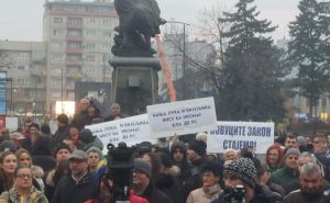 Protesti u Bijeljini i jasna poruka Miloradu Dodiku: "Nisi ti gazda, već narod!"