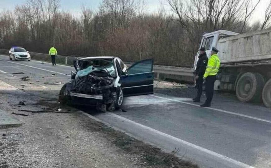 Saobraćajna nesreća na bh. putu: Jedna osoba povrijeđena