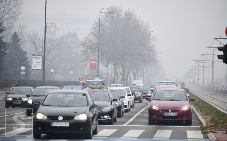 Gusta magla u ovim dijelovima BiH: Vozite oprezno i držite odstojanje!