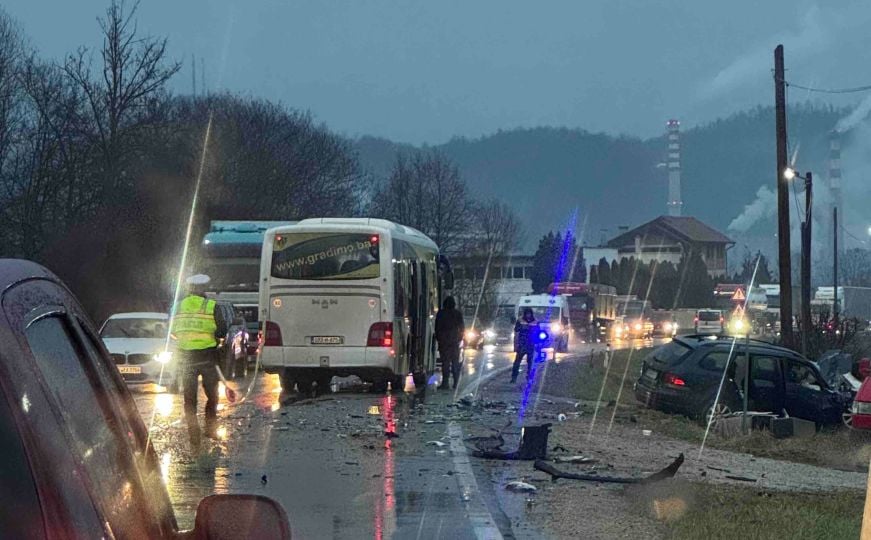 Teška saobraćajna nesreća u ovom dijelu BiH: Jedna osoba povrijeđena