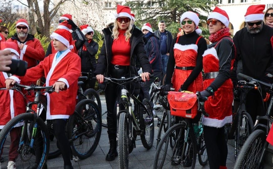 Prelijepe scene iz bh. grada: Održana biciklijada Djeda Mrazova