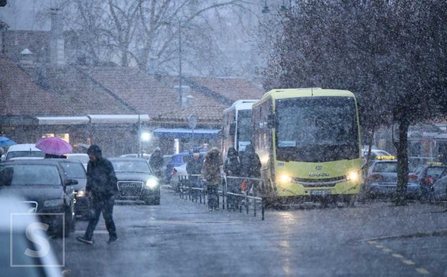 Zbog sniježnih padavina i otežanih zimskih uvjeta obustavljen saobaćaj u ovim dijelovima BiH