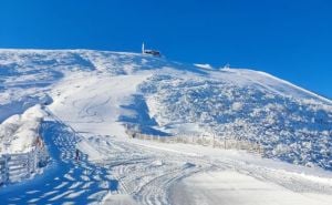 Visina snijega na Bjelašnici prešla metar: Na snazi je meteoalarm, a evo i prognoze do četvrtka