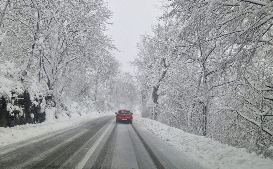 Nesvakidašnji prizor: Snijeg pao i na Hvaru, pogledajte fotografije