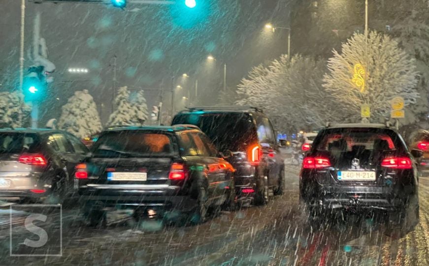 Nesreća u Sarajevu: Sudarila se dva vozila, nastala materijalna šteta