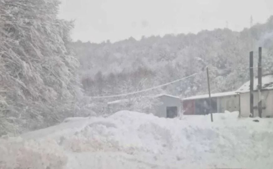 U bh. općini palo 50 cm snijega: Neprohodni putevi prema selima