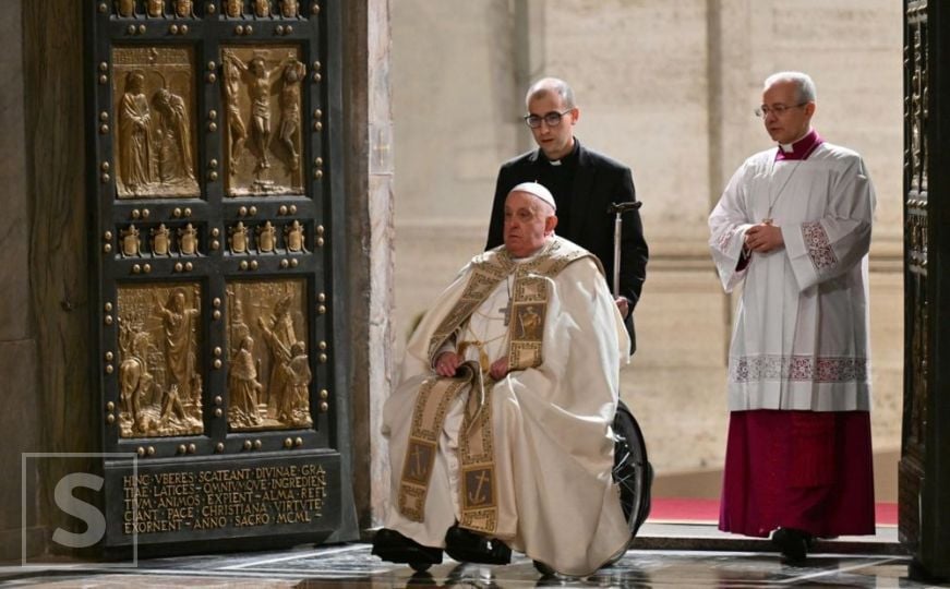 Papa Franjo otvorio Sveta vrata i označio početak Jubilarne godine Katoličke crkve