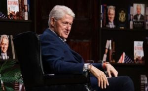 Bill Clinton otpušten iz bolnice: "Želim sretne i zdrave praznike svima"