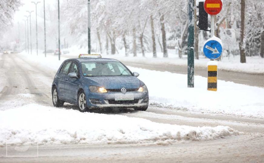 Zbog nepovoljnih zimskih uvjeta obustavljen saobraćaj na ovim dionicama u BiH